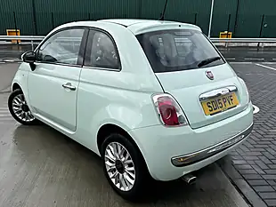 Used 2015 Fiat 500 Lounge Green - Interior and Exterior details 4