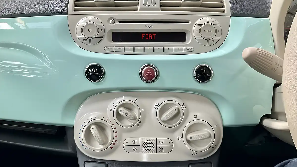 Used 2015 Fiat 500 Lounge Green - Interior and Exterior details 11