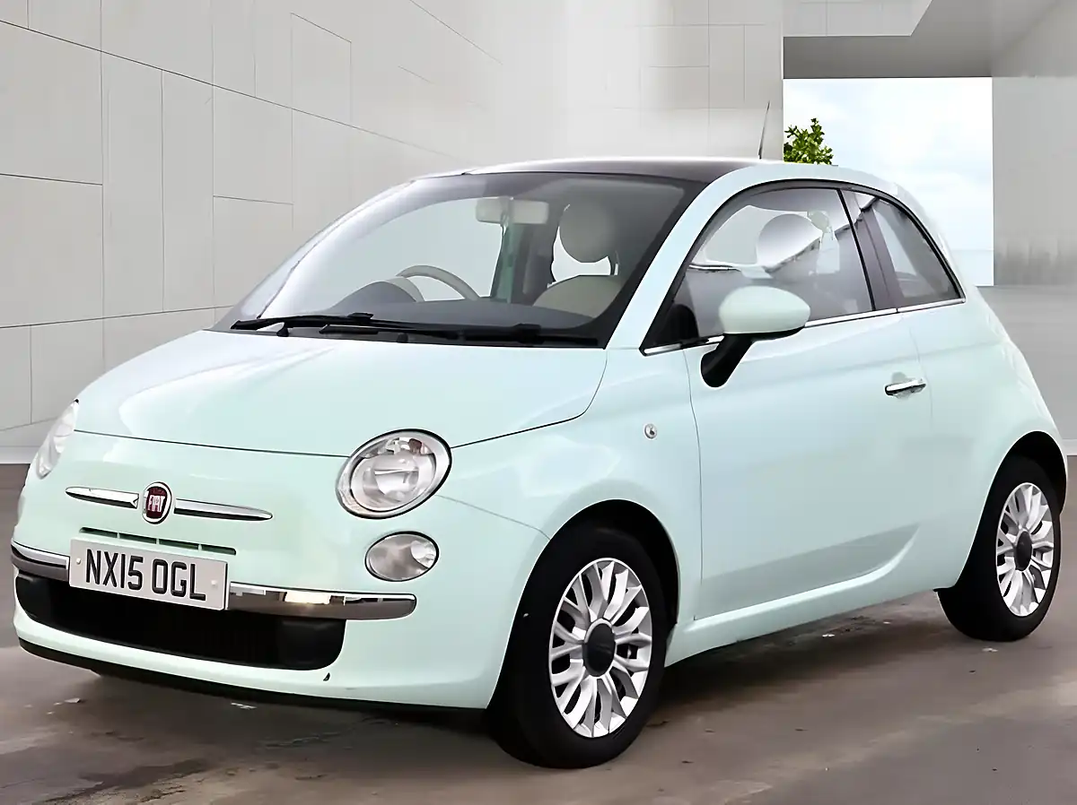 Used 2015 Fiat 500 Lounge Green - Interior and Exterior details 3
