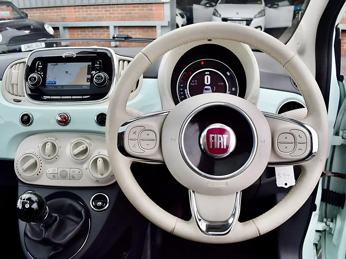 Used 2015 Fiat 500 Lounge Green - Interior and Exterior details 10