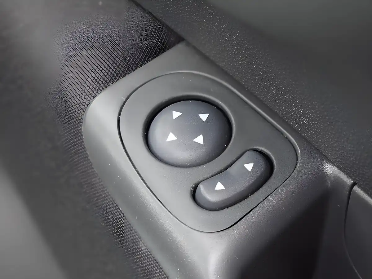 Used 2015 Fiat 500 Lounge Green - Interior and Exterior details 12