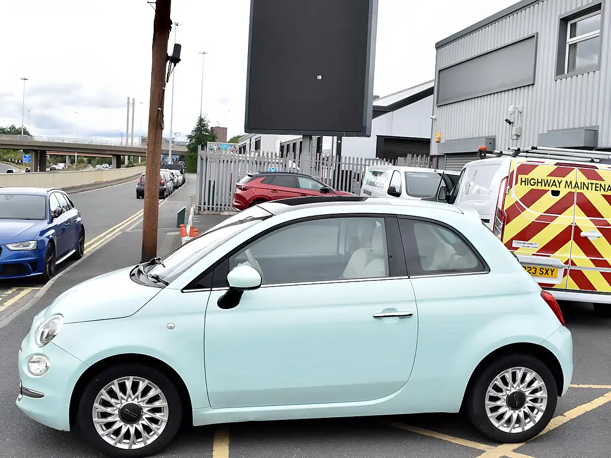 Used 2015 Fiat 500 Lounge Green - Interior and Exterior details 4