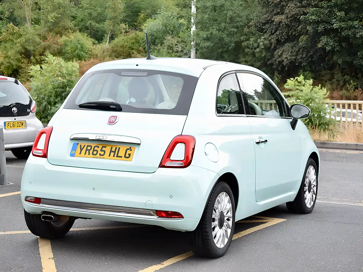 Used 2015 Fiat 500 Lounge Green - Interior and Exterior details 9