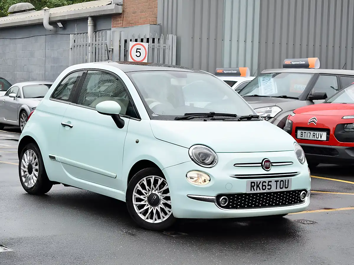 Used 2015 Fiat 500 Lounge Green - Front View