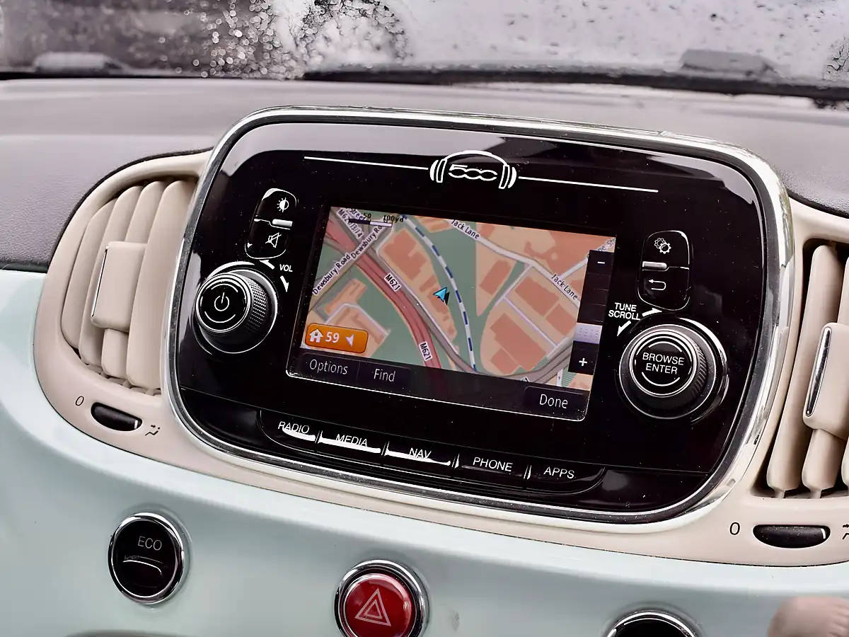 Used 2015 Fiat 500 Lounge Green - Interior and Exterior details 11