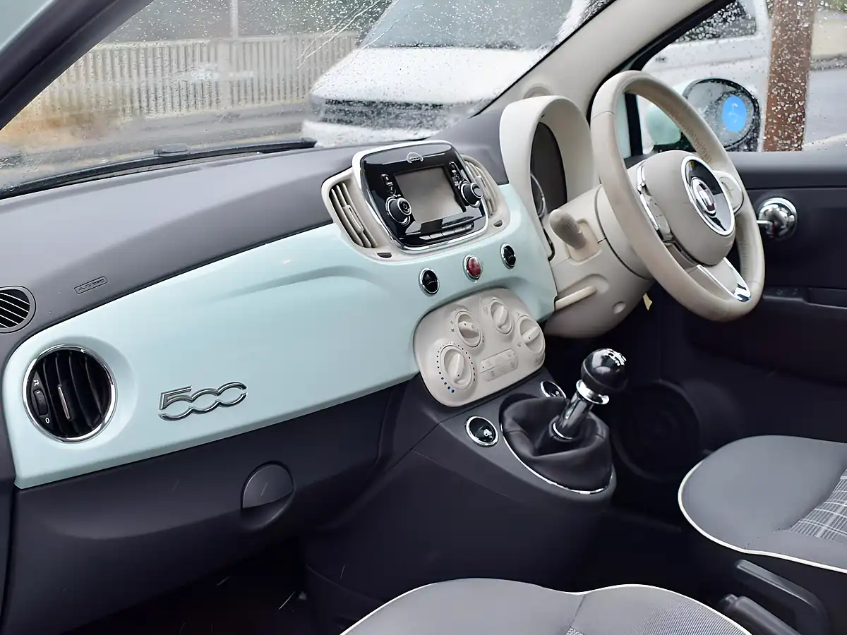 Used 2015 Fiat 500 Lounge Green - Interior and Exterior details 13