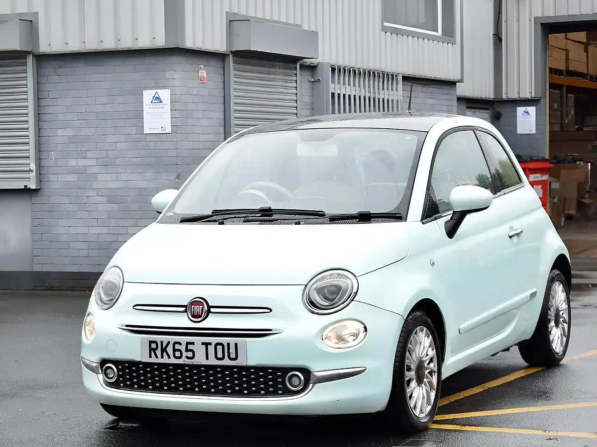Used 2015 Fiat 500 Lounge Green - Interior and Exterior details 15