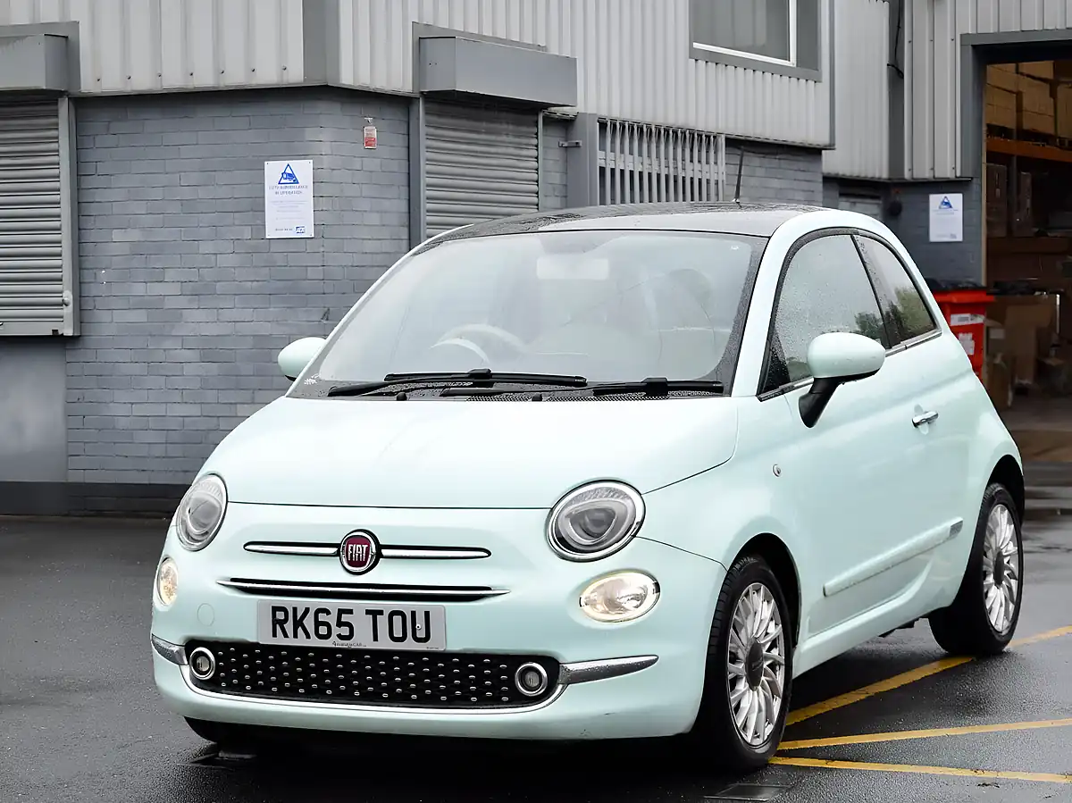 Used 2015 Fiat 500 Lounge Green - Interior and Exterior details 3