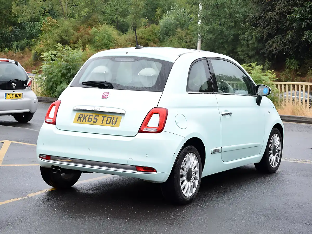 Used 2015 Fiat 500 Lounge Green - Interior and Exterior details 9