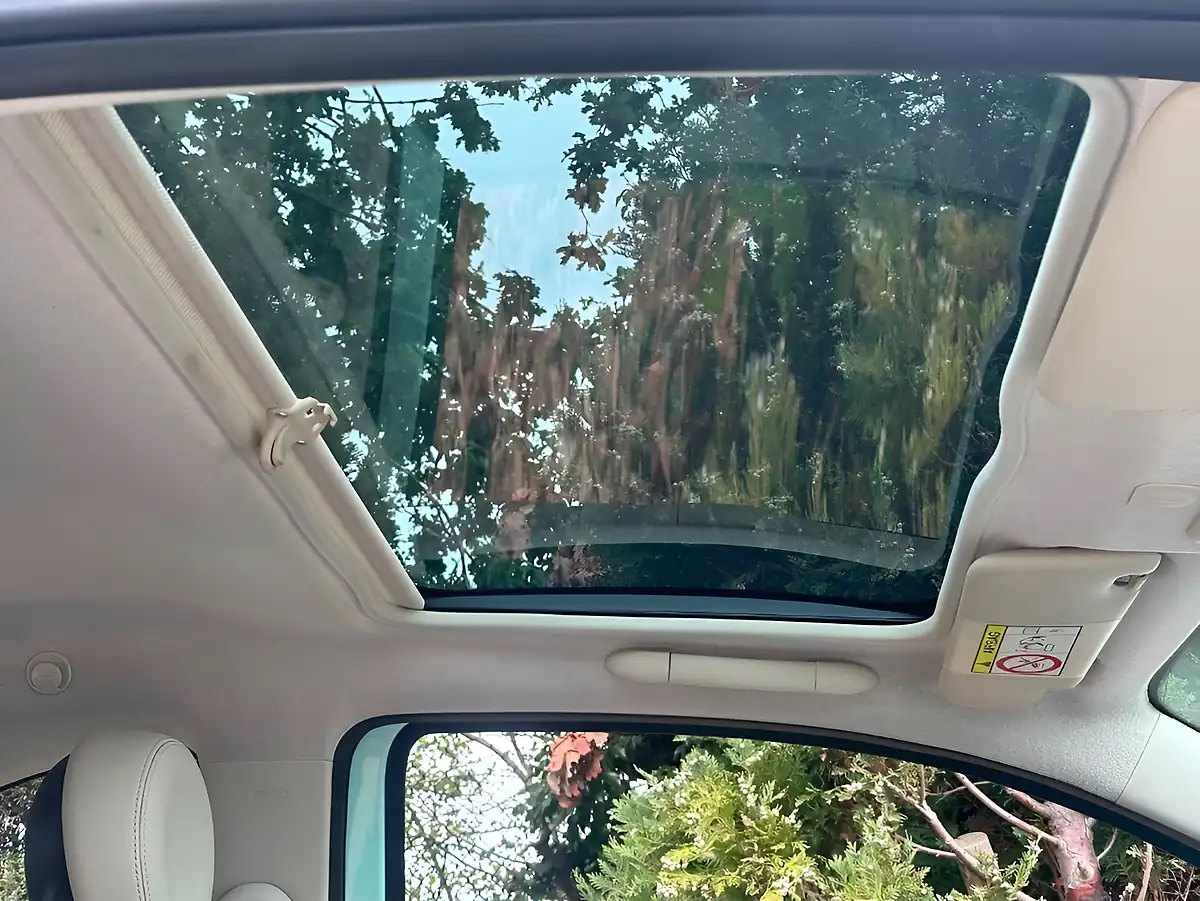 Used 2015 Fiat 500 Lounge Green - Interior and Exterior details 11