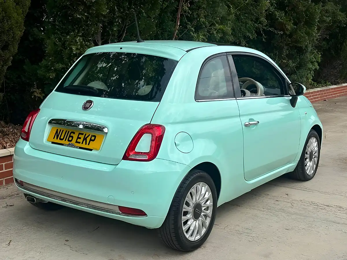 Used 2015 Fiat 500 Lounge Green - Interior and Exterior details 3