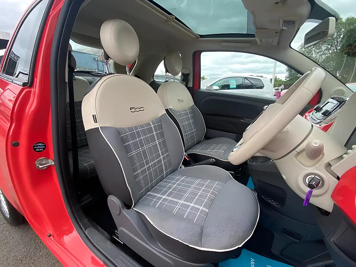 Used 2015 Fiat 500 Lounge Pink - Interior and Exterior details 12