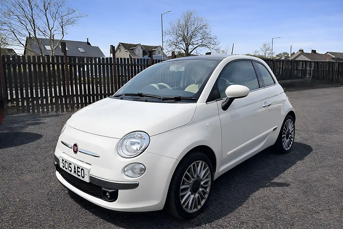 Used 2015 Fiat 500 Lounge White - Interior and Exterior details 10