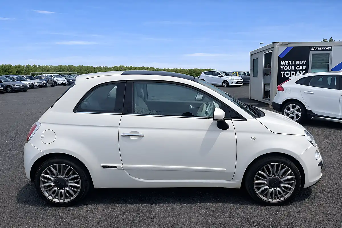 Used 2015 Fiat 500 Lounge White - Interior and Exterior details 5