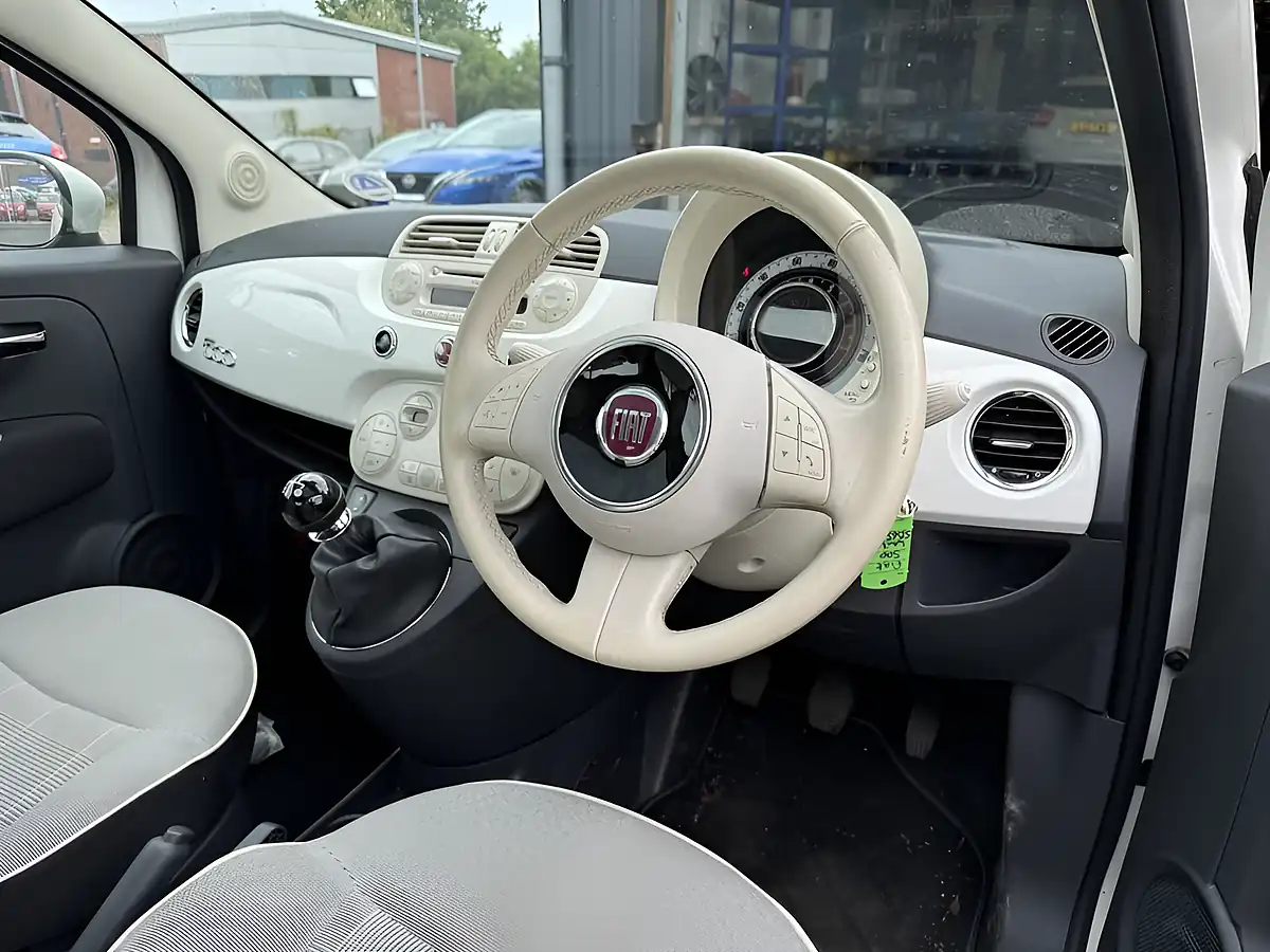Used 2015 Fiat 500 Lounge White - Interior and Exterior details 11