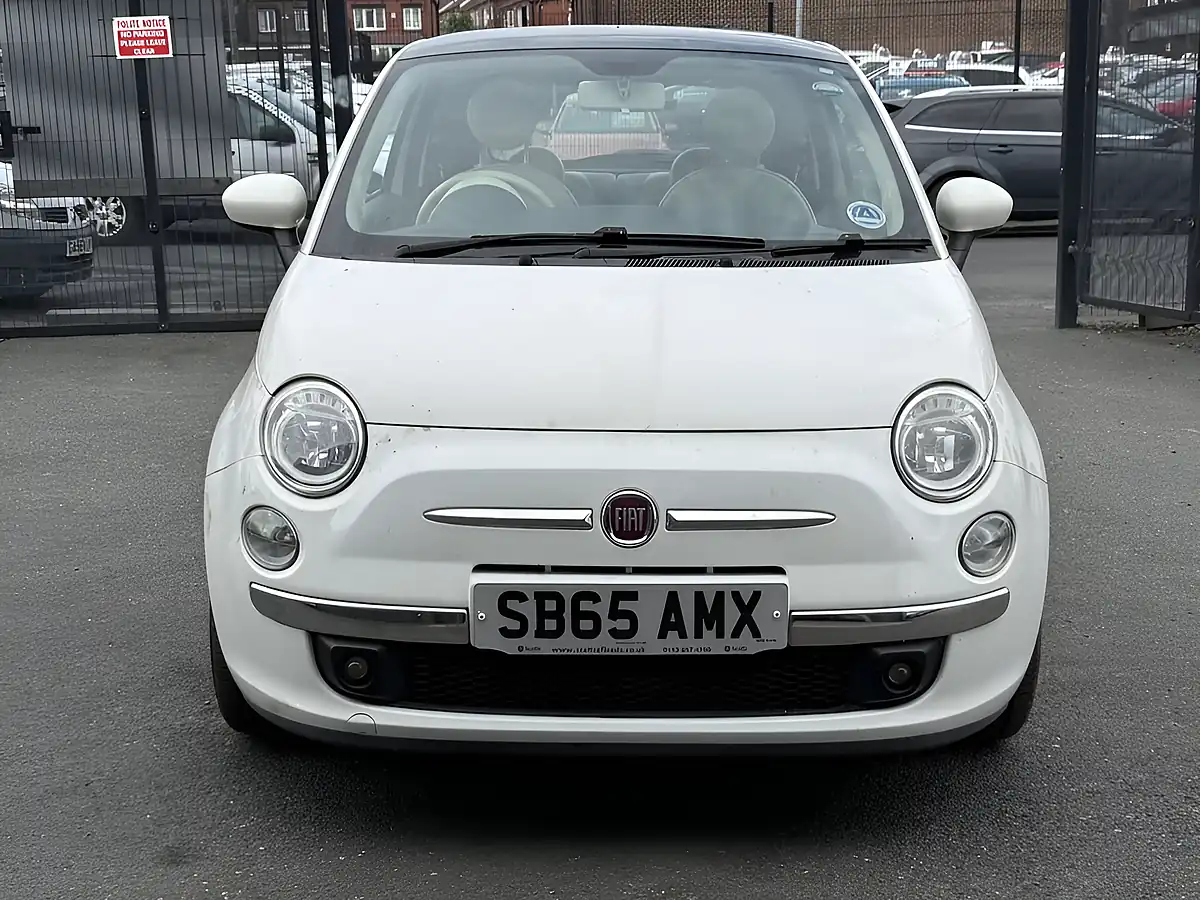 Used 2015 Fiat 500 Lounge White - Interior and Exterior details 2