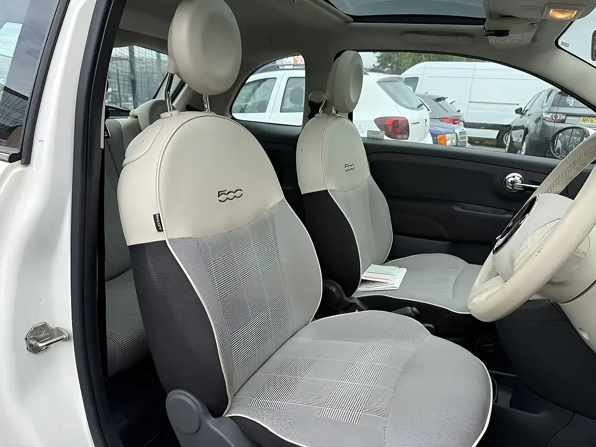 Used 2015 Fiat 500 Lounge White - Interior and Exterior details 9