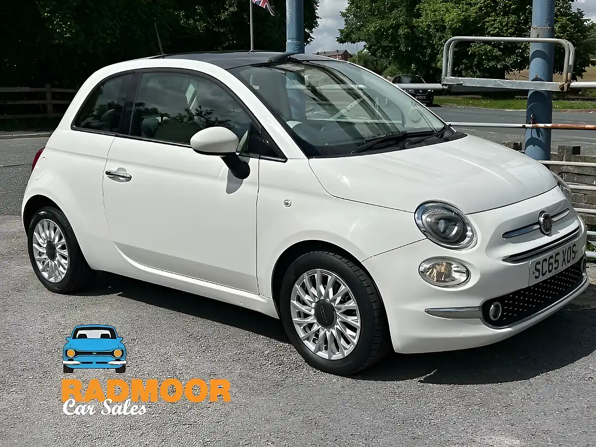 Used 2015 Fiat 500 Lounge White - Front View