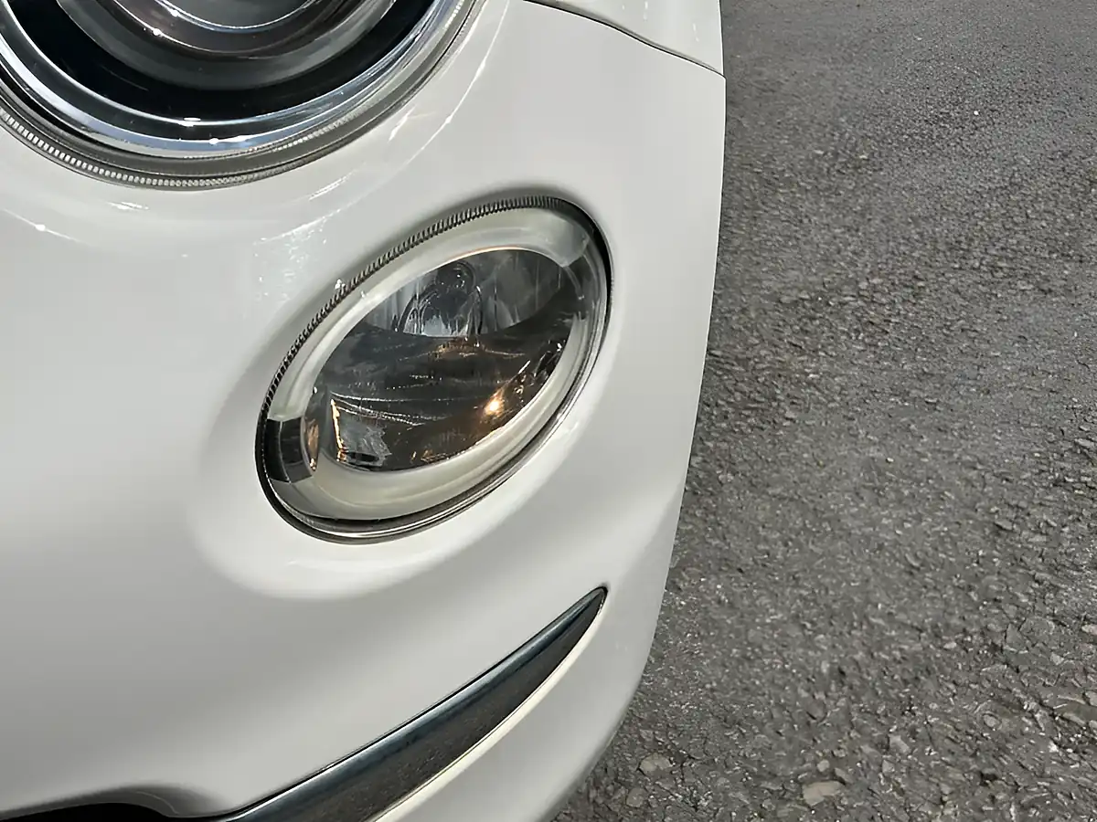 Used 2015 Fiat 500 Lounge White - Interior and Exterior details 11