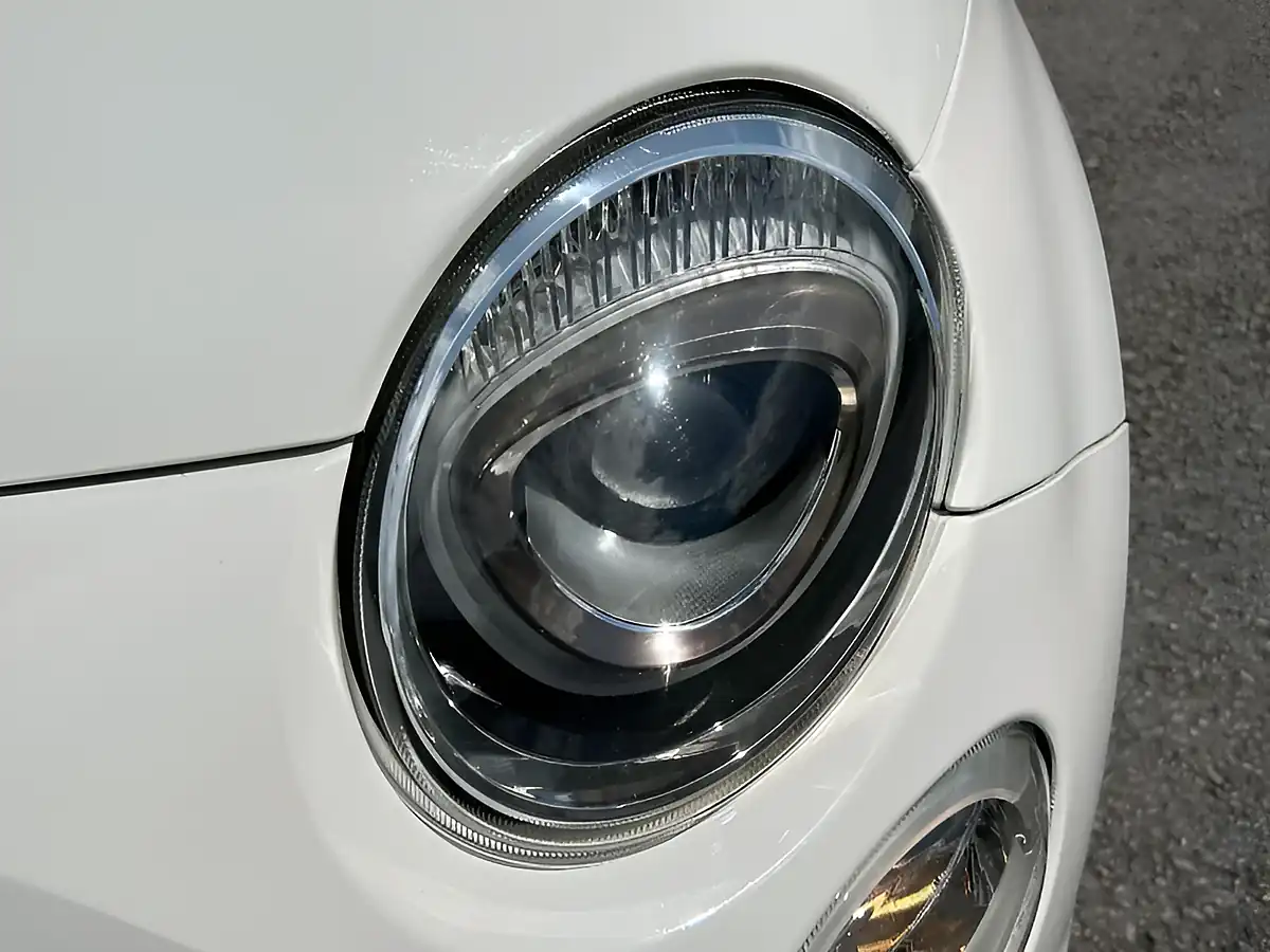Used 2015 Fiat 500 Lounge White - Interior and Exterior details 12