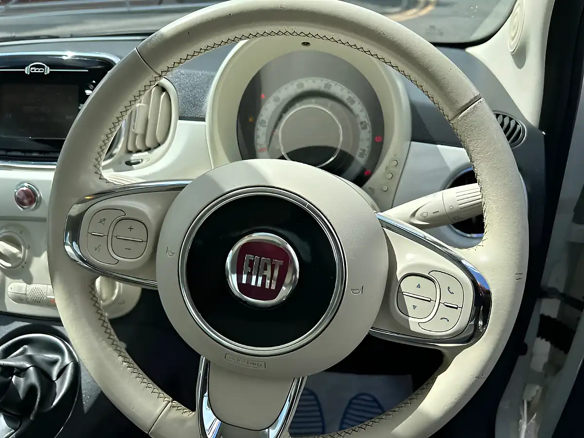 Used 2015 Fiat 500 Lounge White - Interior and Exterior details 15