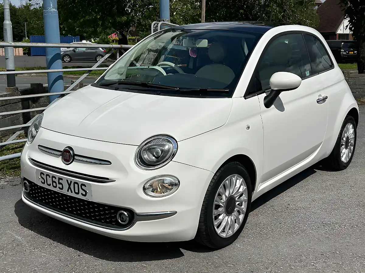 Used 2015 Fiat 500 Lounge White - Interior and Exterior details 2