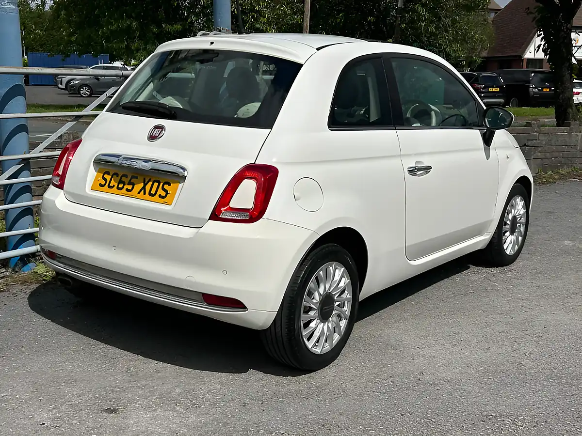 Used 2015 Fiat 500 Lounge White - Interior and Exterior details 4