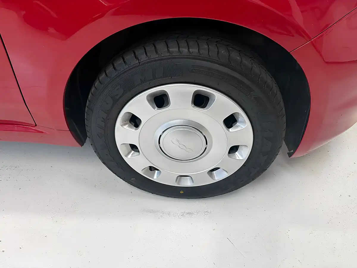 Used 2015 Fiat 500 Pop Red - Interior and Exterior details 19