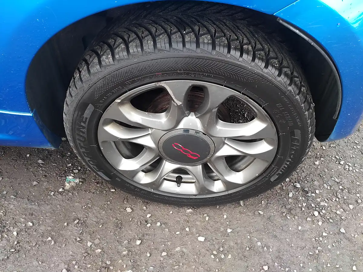 Used 2015 Fiat 500 S Blue - Interior and Exterior details 19