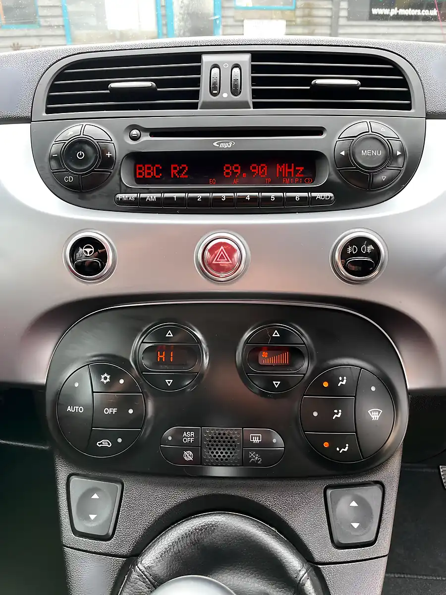 Used 2015 Fiat 500 S Red - Interior and Exterior details 19