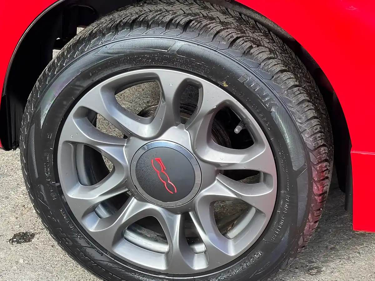 Used 2015 Fiat 500 S Red - Interior and Exterior details 20