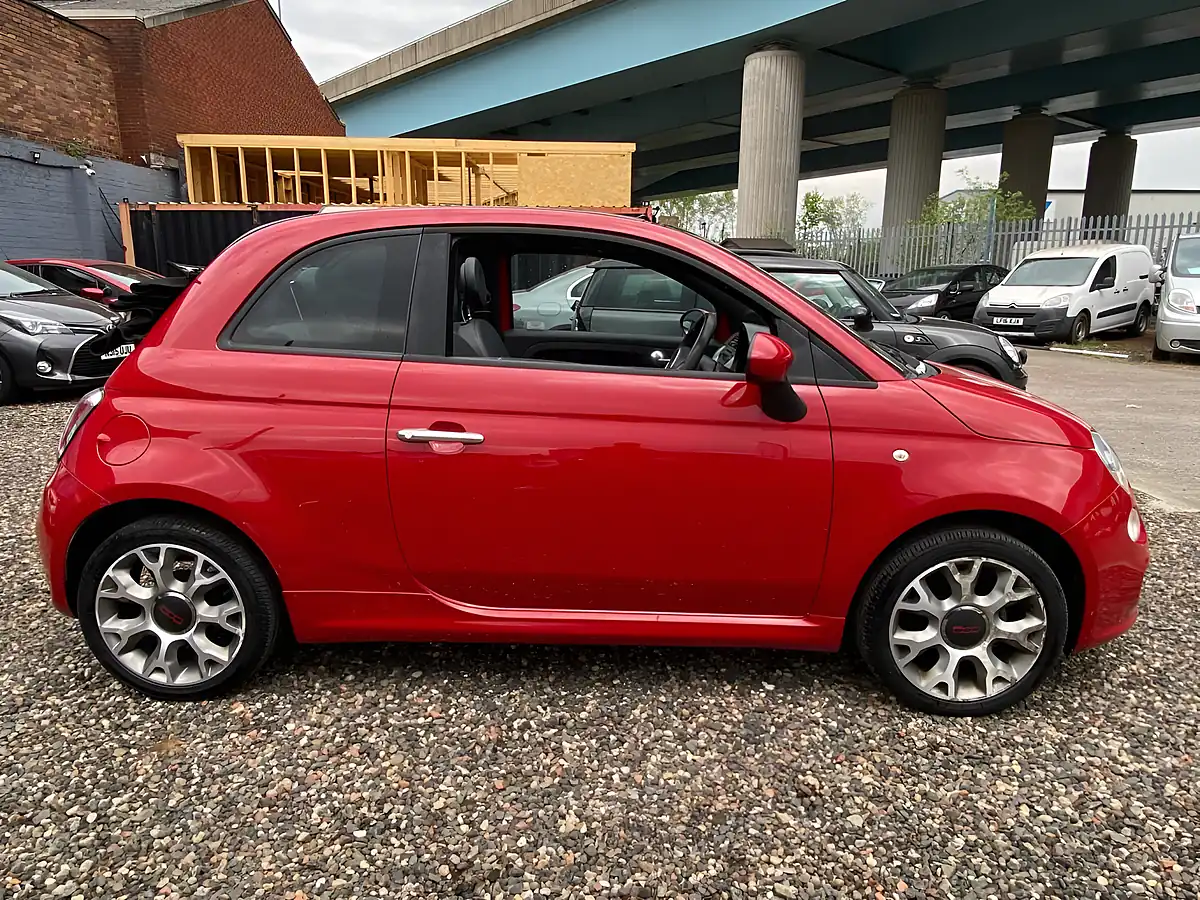 Used 2015 Fiat 500C S Red - Interior and Exterior details 11