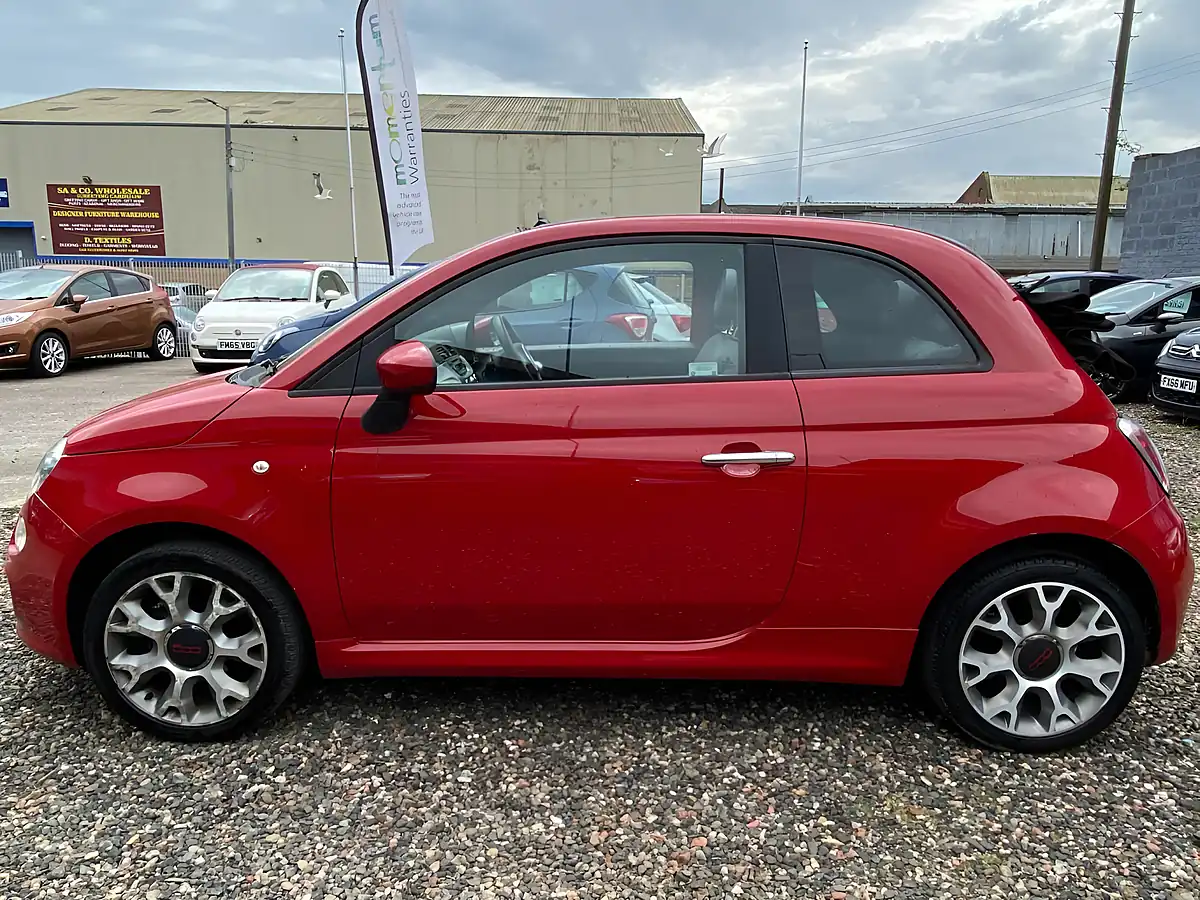 Used 2015 Fiat 500C S Red - Interior and Exterior details 6