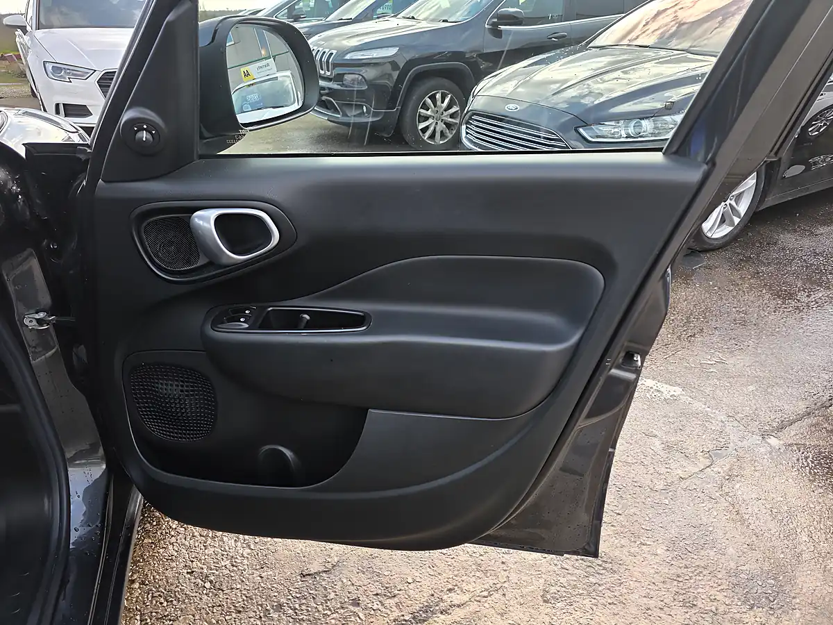 Used 2015 Fiat 500L Pop Star Grey - Interior and Exterior details 16