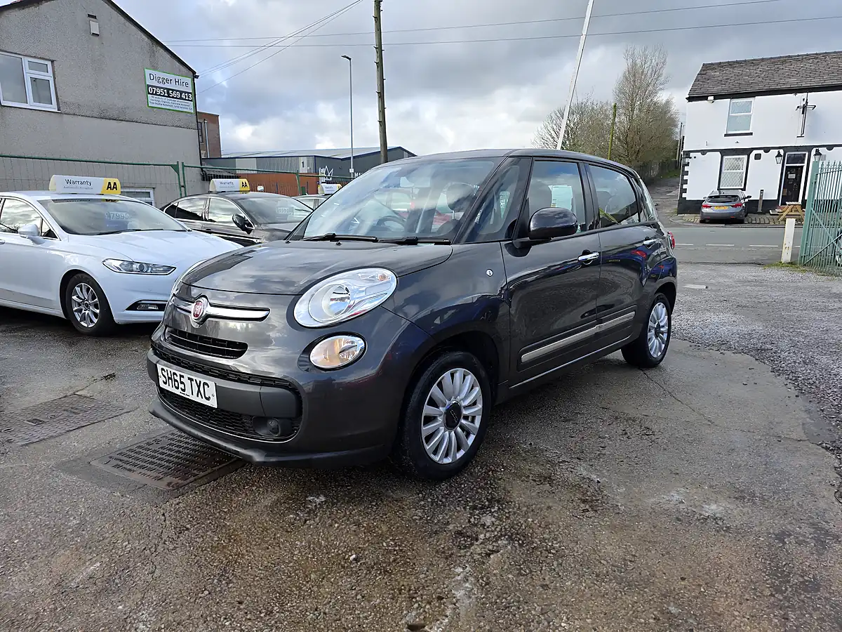 Used 2015 Fiat 500L Pop Star Grey - Interior and Exterior details 2