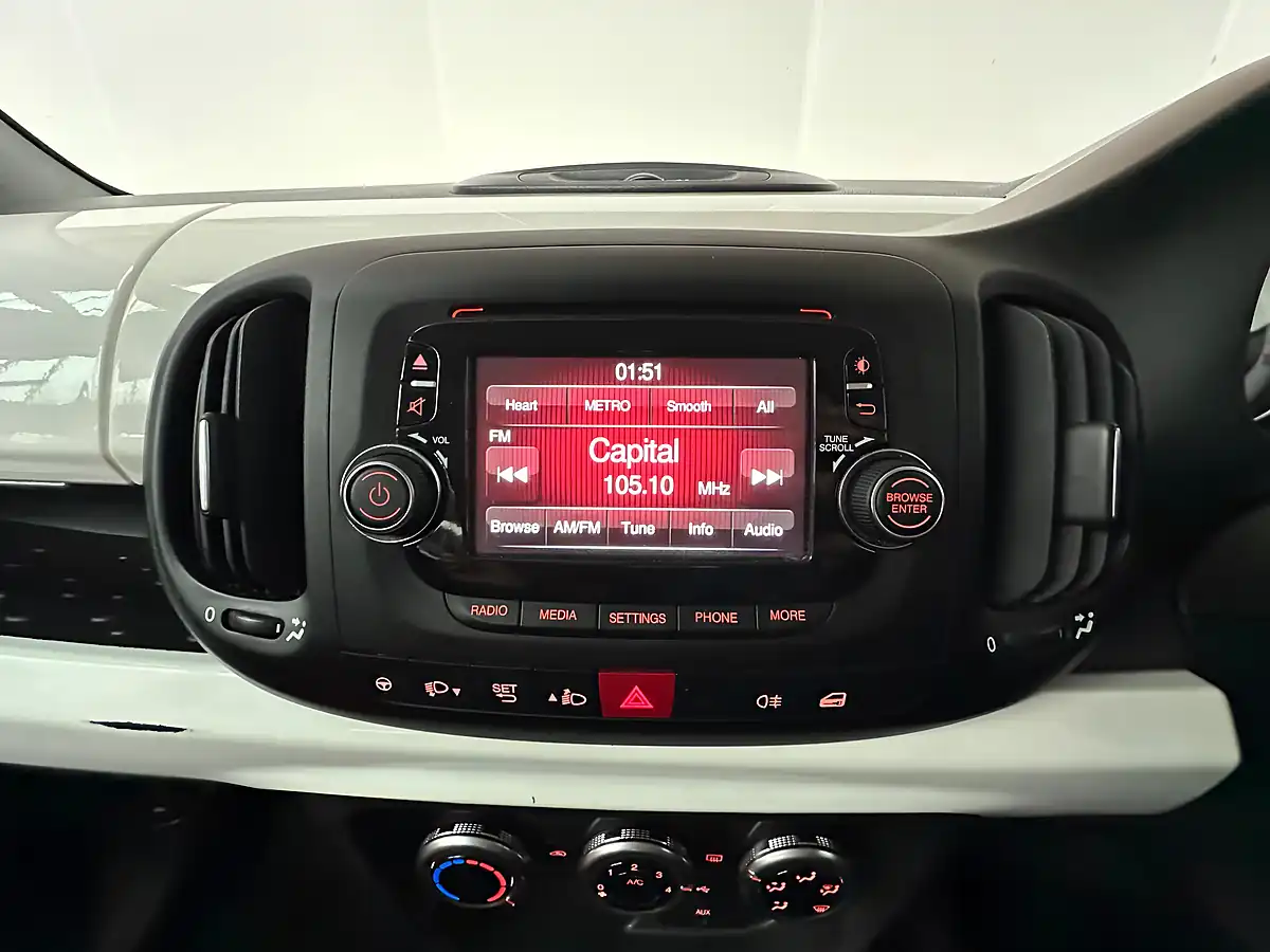 Used 2015 Fiat 500L Pop Star White - Interior and Exterior details 10