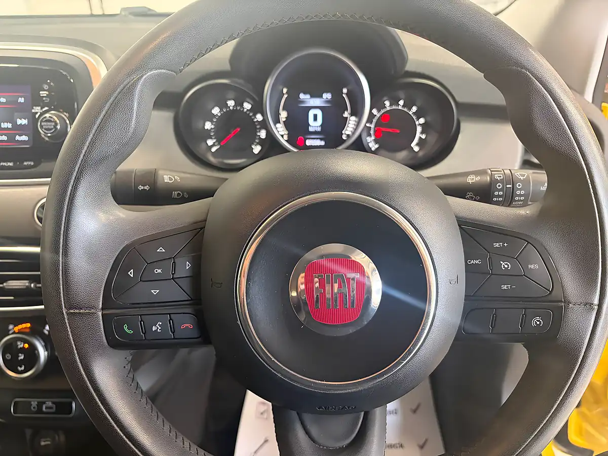 Used 2015 Fiat 500X Cross Amalfi Yellow - Interior and Exterior details 15