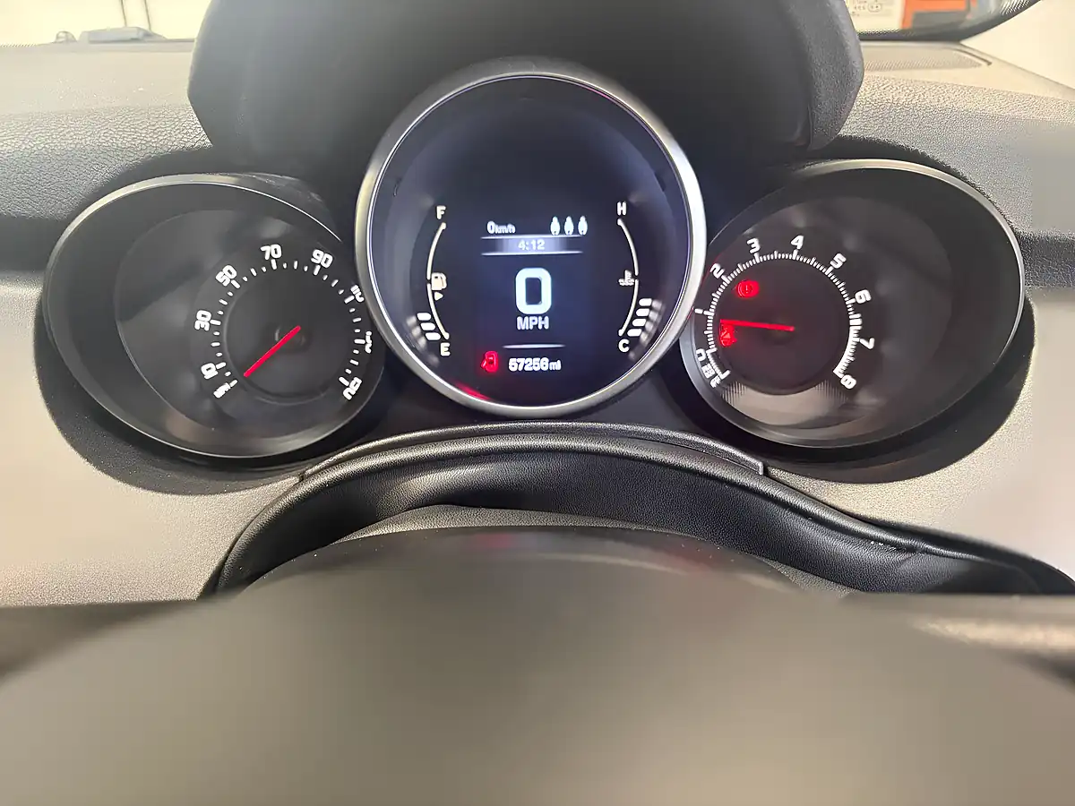 Used 2015 Fiat 500X Cross Amalfi Yellow - Interior and Exterior details 18
