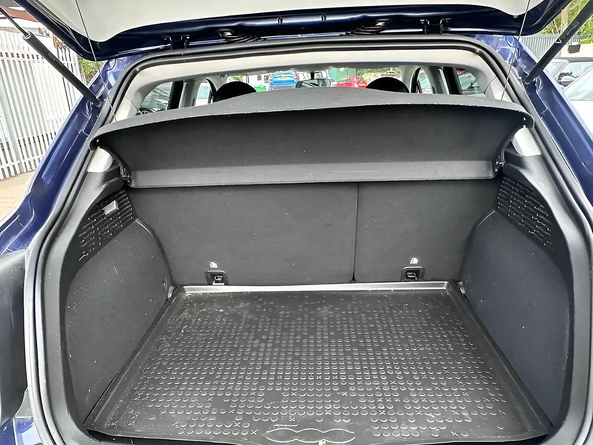 Used 2015 Fiat 500X Cross Blue - Interior and Exterior details 12