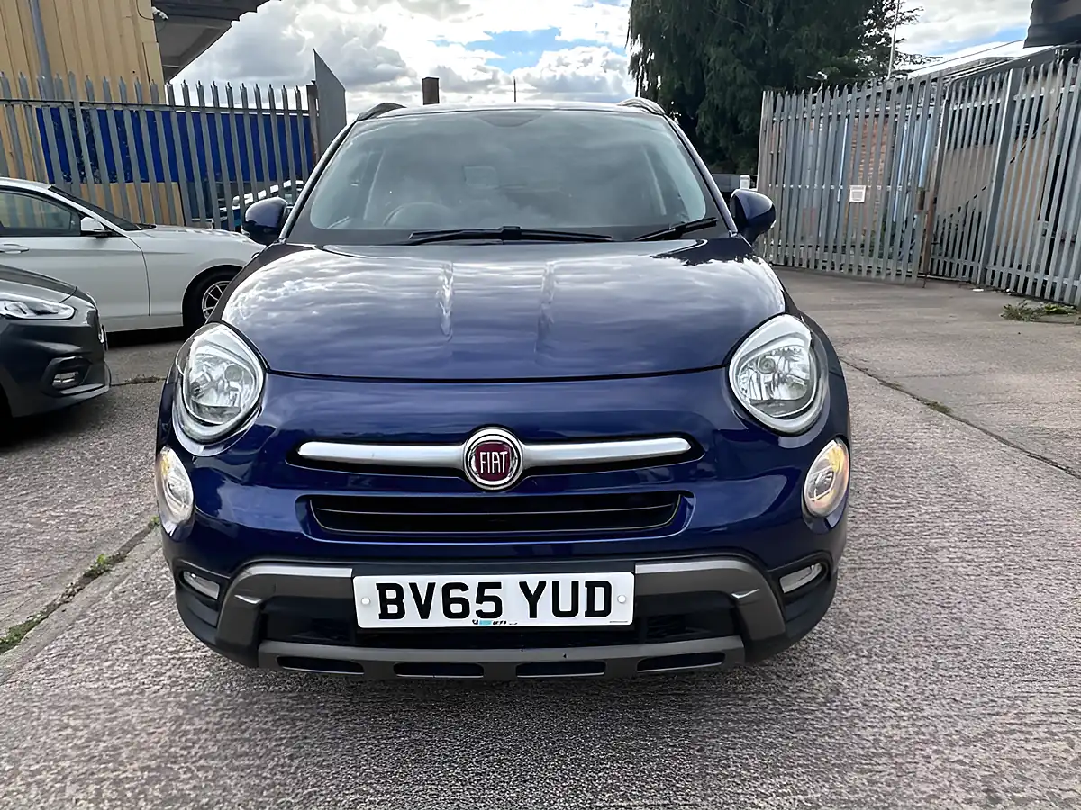 Used 2015 Fiat 500X Cross Blue - Interior and Exterior details 13