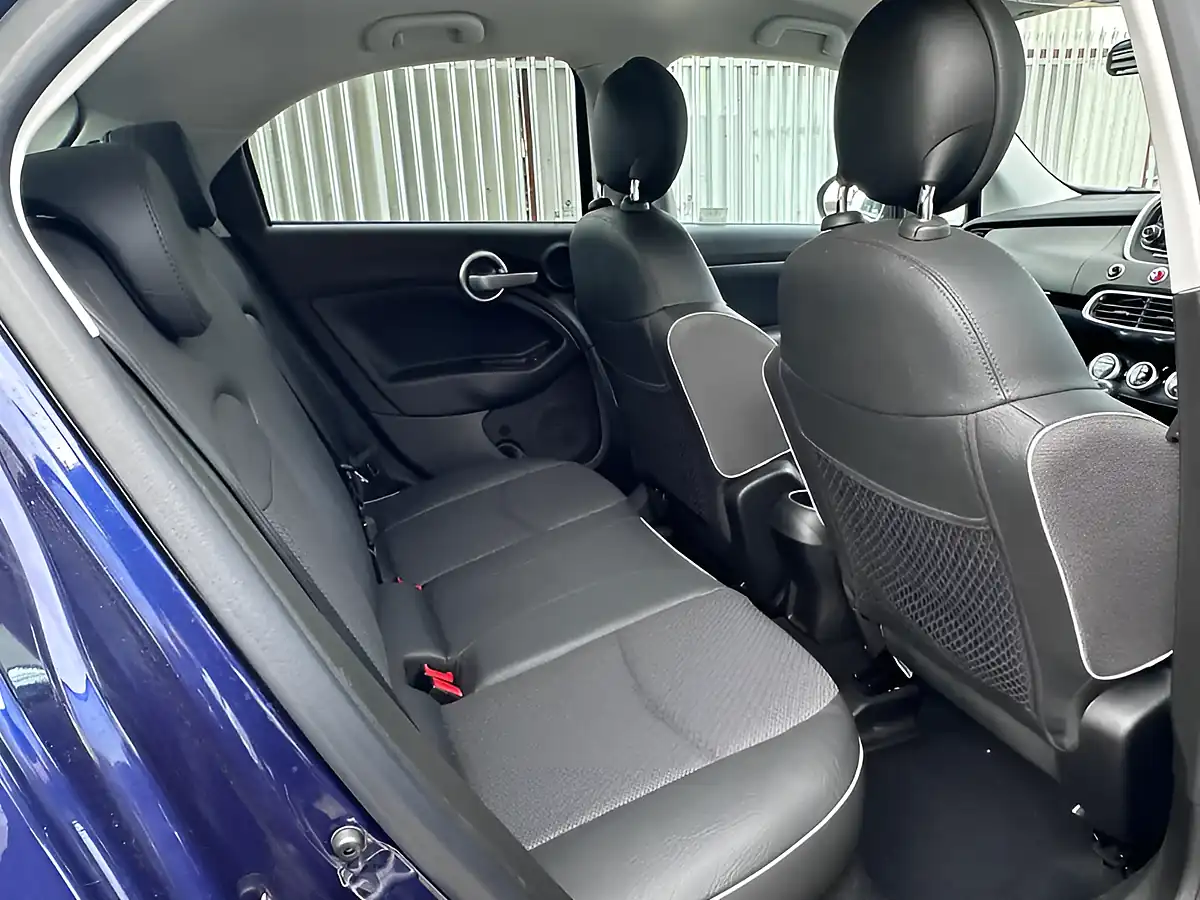 Used 2015 Fiat 500X Cross Blue - Interior and Exterior details 16