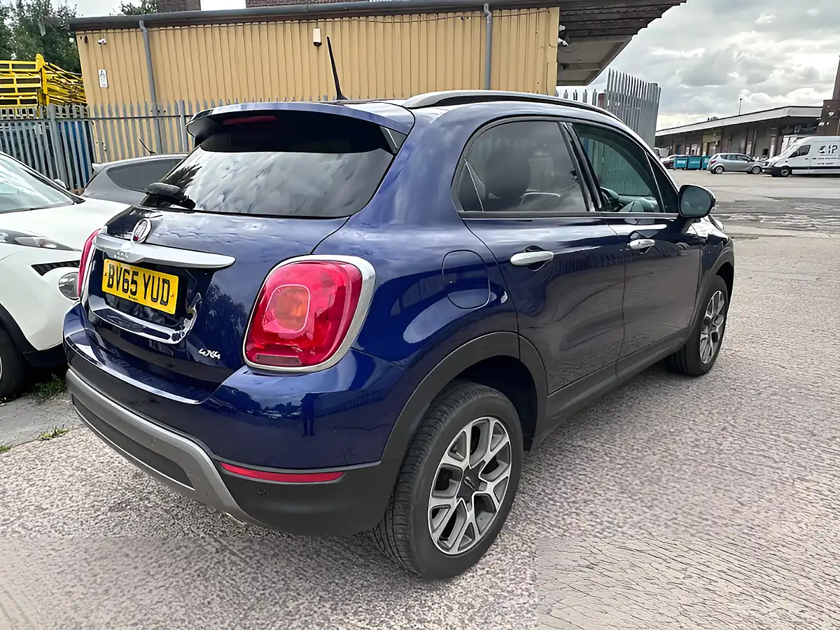 Used 2015 Fiat 500X Cross Blue - Interior and Exterior details 2