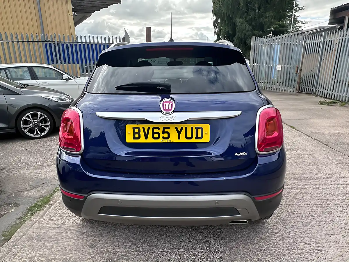 Used 2015 Fiat 500X Cross Blue - Interior and Exterior details 4