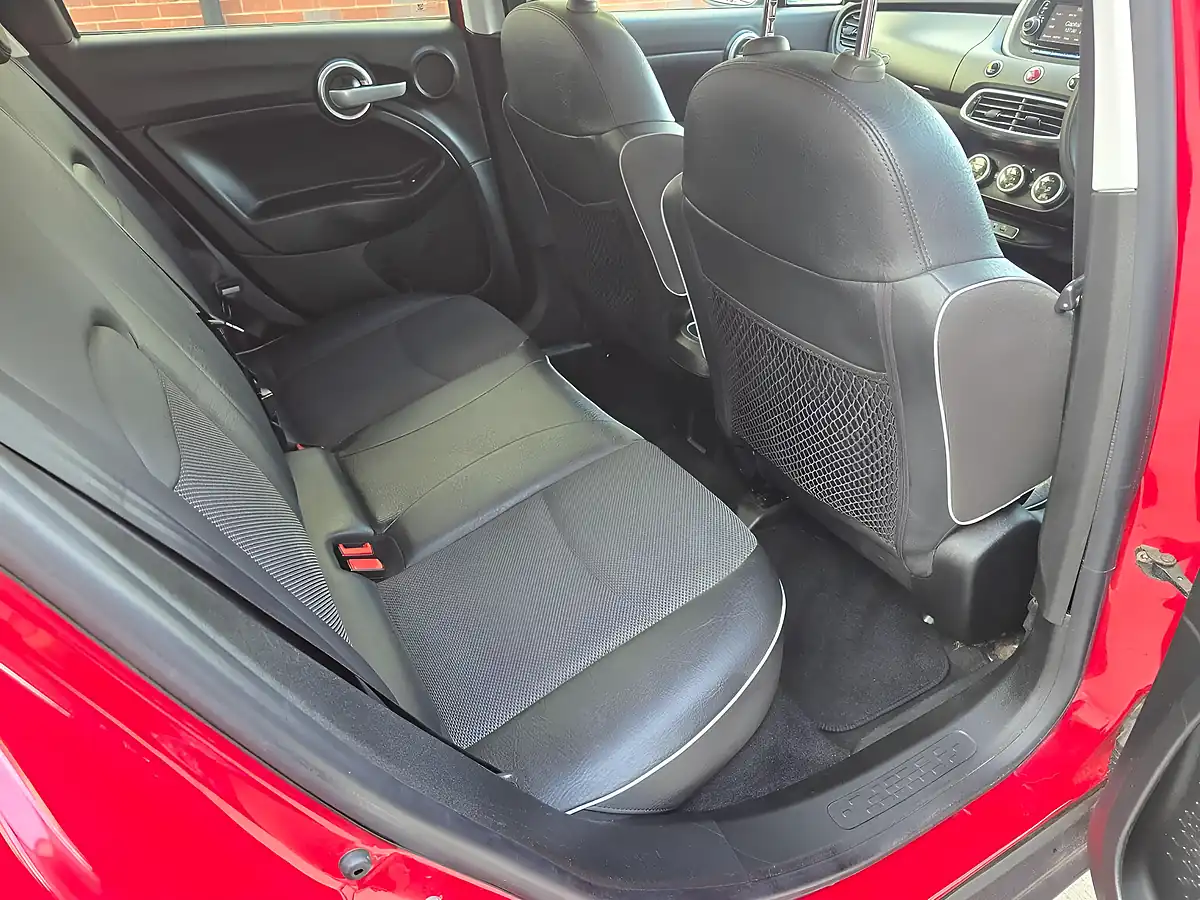 Used 2015 Fiat 500X Cross Red - Interior and Exterior details 12