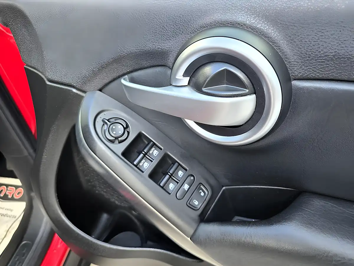 Used 2015 Fiat 500X Cross Red - Interior and Exterior details 13