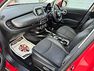 Used 2015 Fiat 500X Cross Red - Interior and Exterior details 16