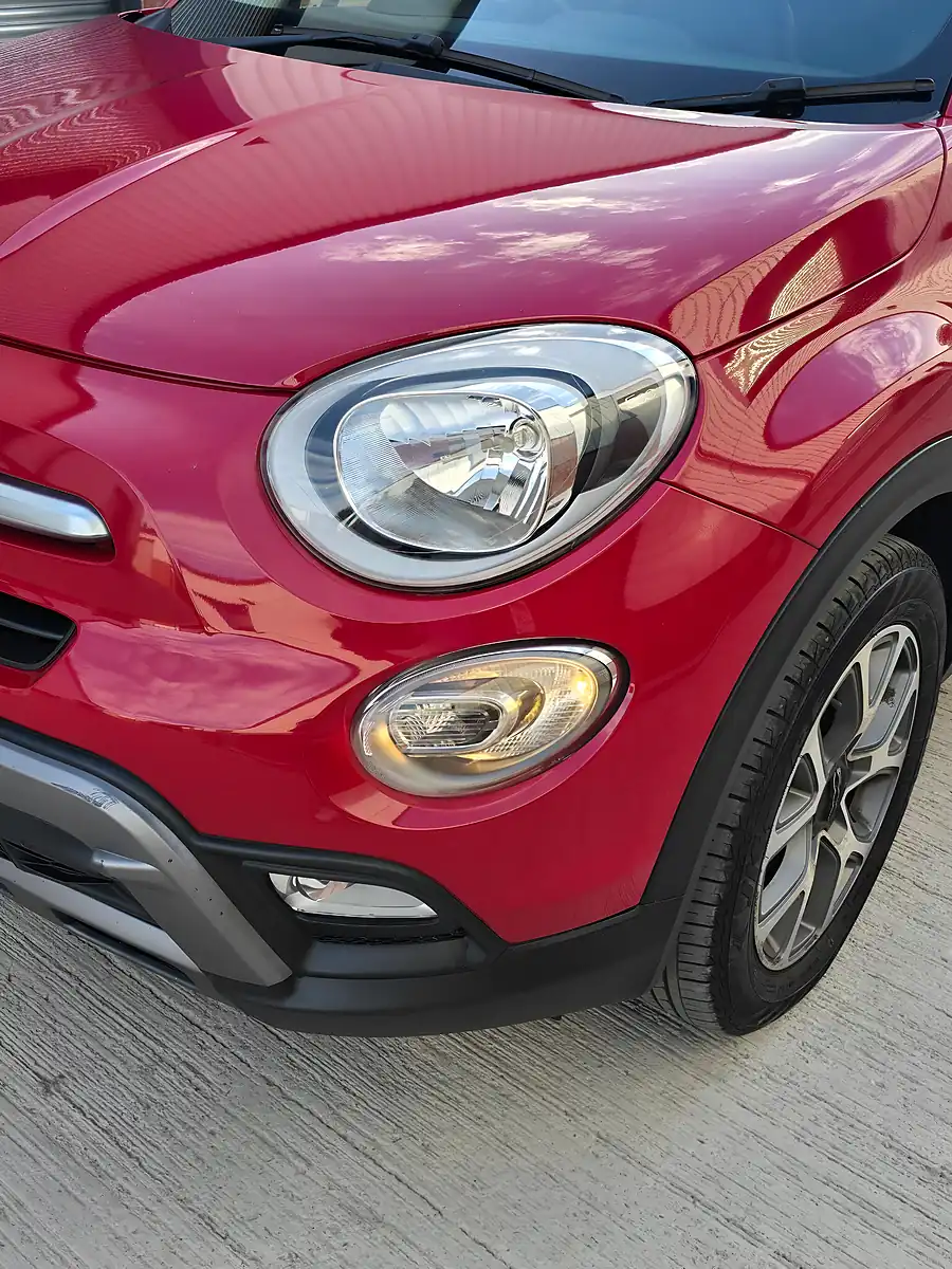 Used 2015 Fiat 500X Cross Red - Interior and Exterior details 17