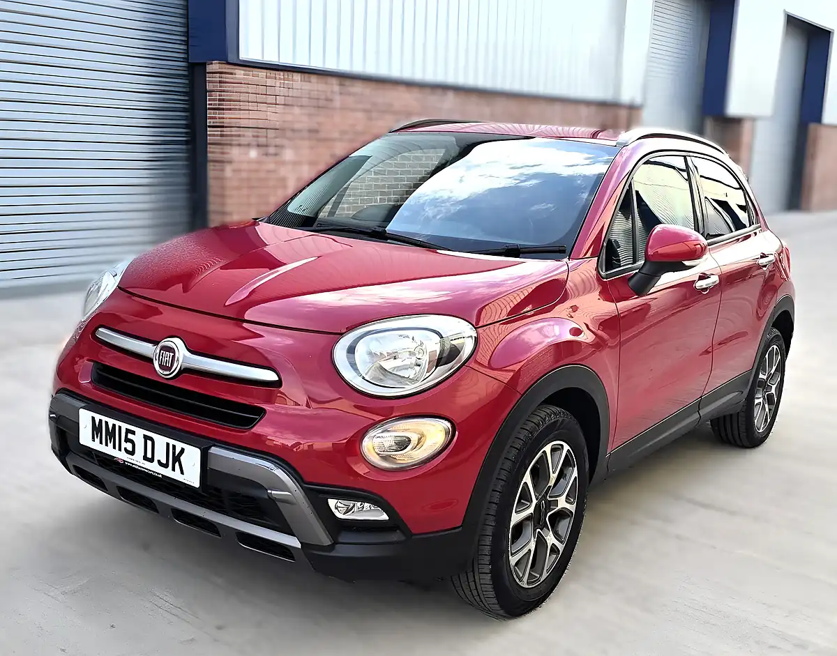 Used 2015 Fiat 500X Cross Red - Interior and Exterior details 5