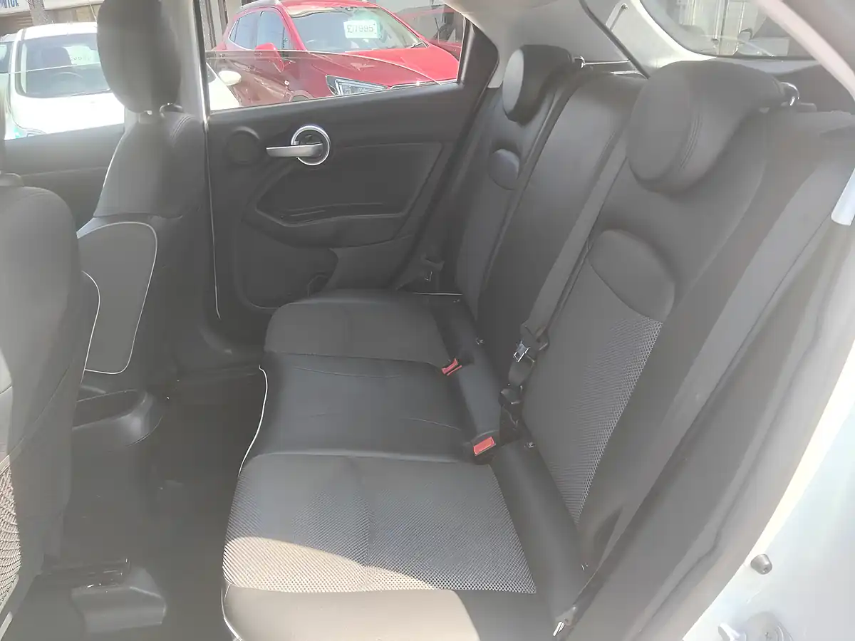 Used 2015 Fiat 500X Cross White - Interior and Exterior details 14