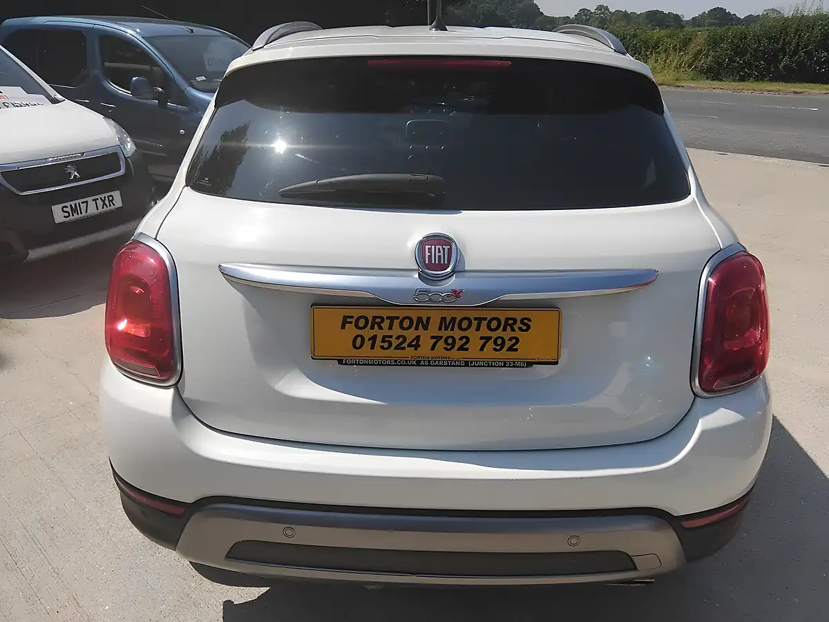 Used 2015 Fiat 500X Cross White - Interior and Exterior details 6